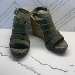 Tory Burch wedge size 9